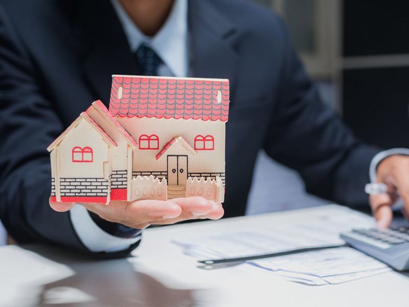 مشاوران میلیون دلاری املاک